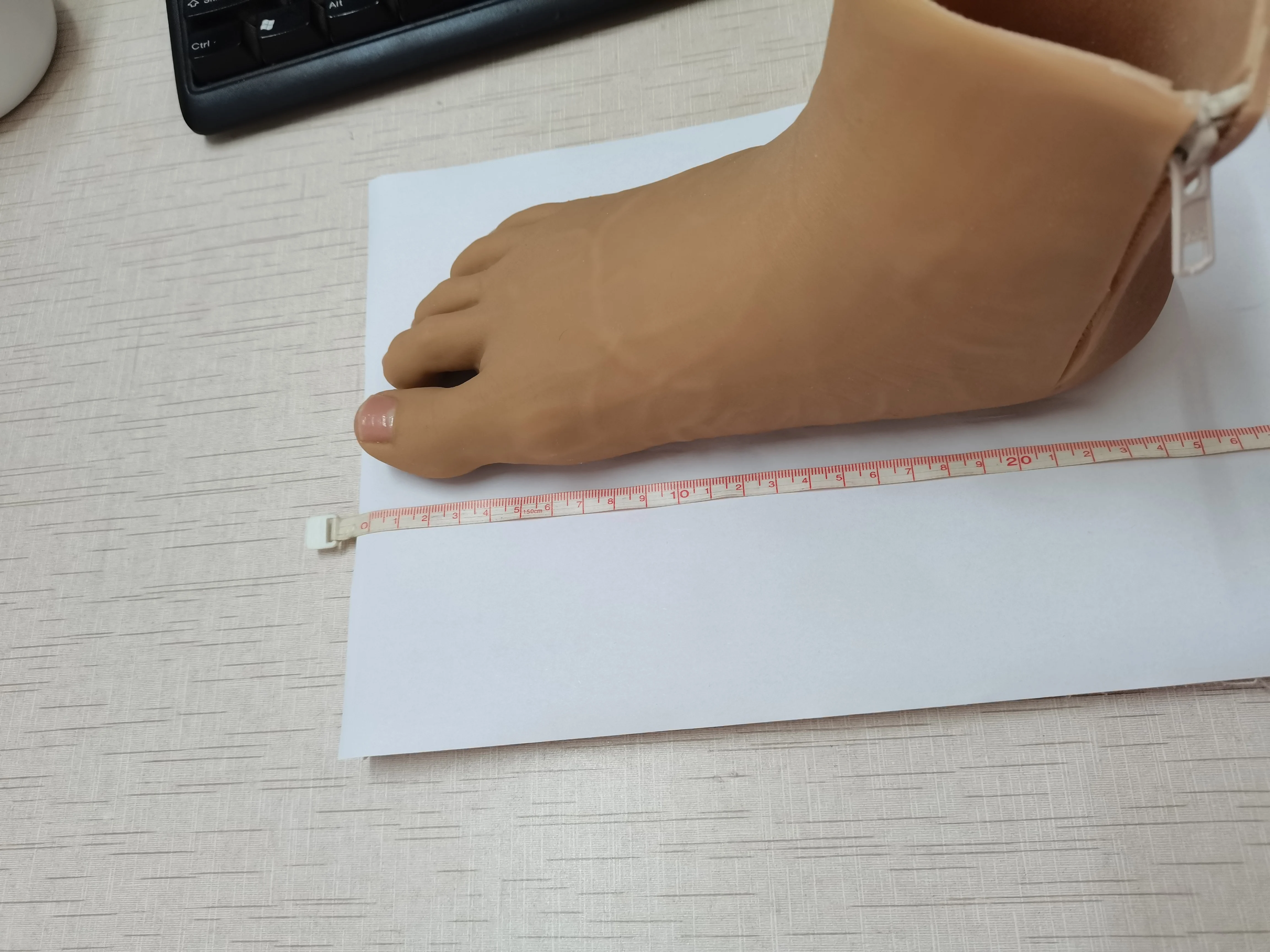 Silicone Foot Cover Prosthetics Can Be Customized.