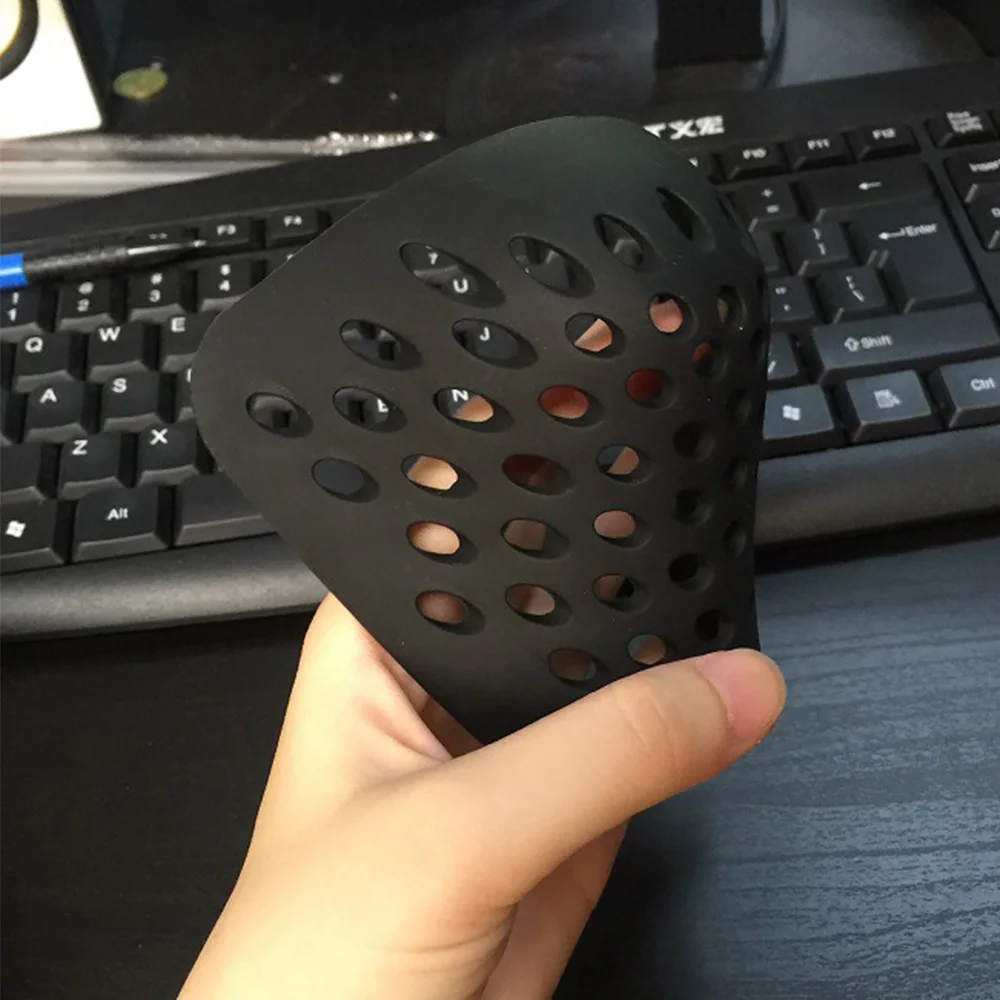 Silicone mask / cosplay headgear for use in hunting / cycling / skiing for shaping and built-in breathing protection
