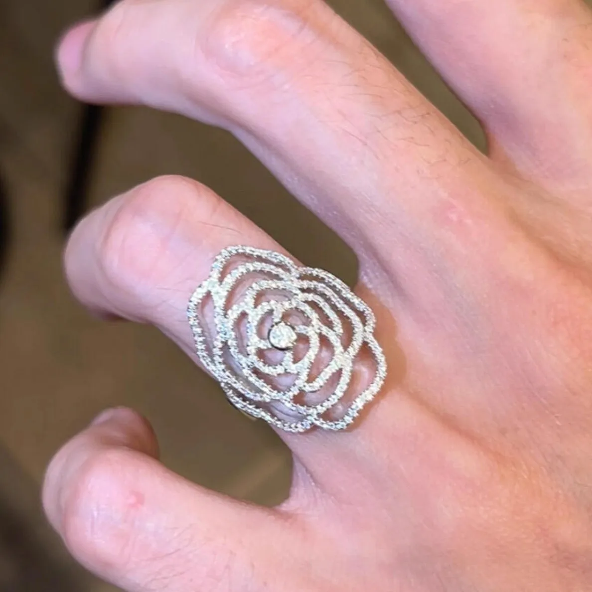 

Classic Romantic Hollow out Full Diamonds Rose Flower rings for women Light Luxury Lines Exquisite Engagement Ring Jewelry