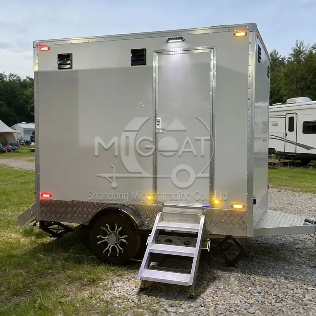 

Luxury Mobile Toilet Trailer Multi-person Temporary Restroom for Construction Site & Scenic Area Customizable Washroom