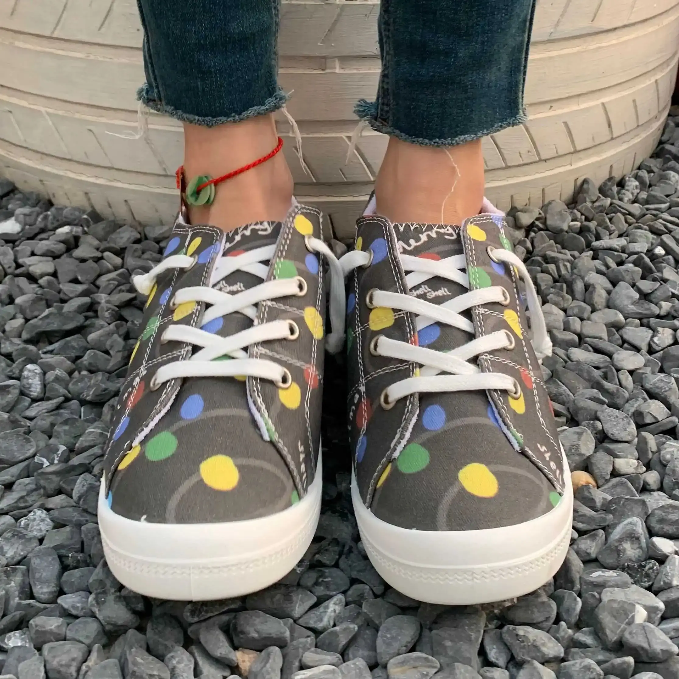 

A Pair of Women's Casual Style Sneakers, Walking Shoes, Running Shoes Spring 2026 New Arrivals, Pink Heart Print, Slip-On Shoes for Couples, Valentine's Day Travel Season Fashion Gift Women's Shoes