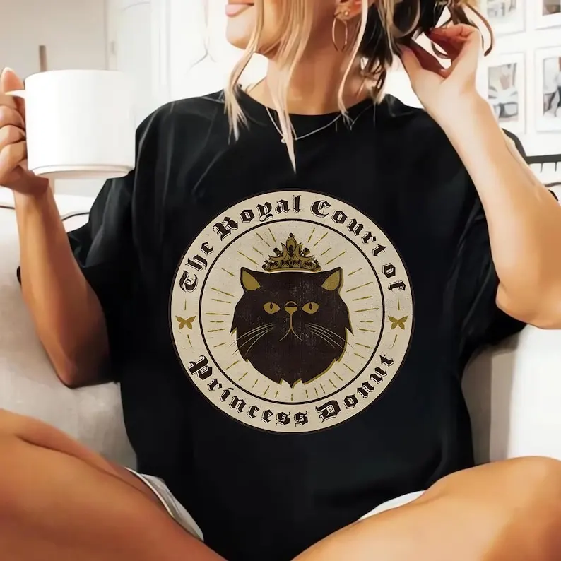 تي شيرت Dungeon Crawler Carl Merch، تي شيرت Princess Donut & Mongo Edition