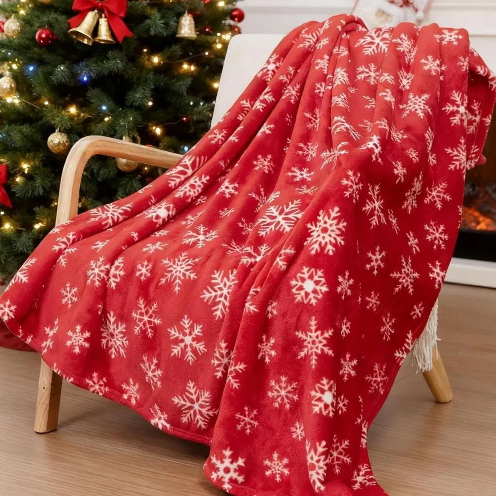 

Red Snowflake Patterned Fleece Throw Blanket - Cozy and Soft Lightweight Couch Cover for Seasonal Comfort