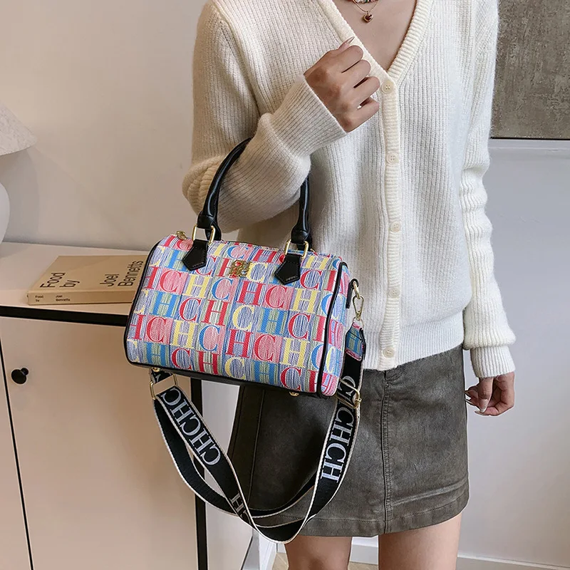 

2025 Vintage-Inspired Shoulder Bag, Convertible Top Handle & Crossbody Purse for Women, Architectural Day to Night Tote