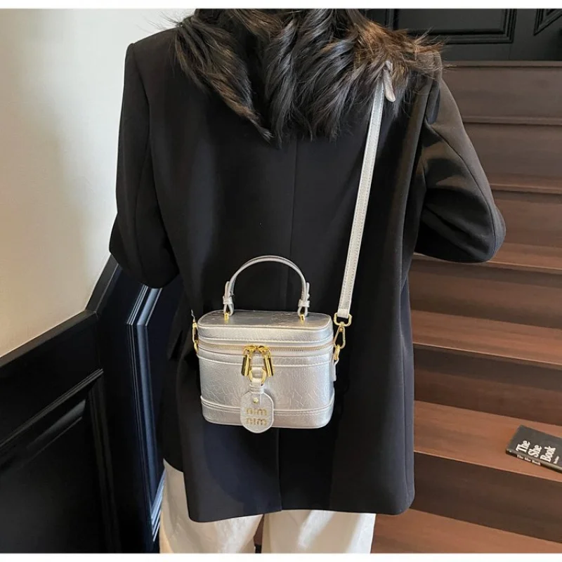 

Women's Tote Bag Made Of Wave-Printed Leather Featuring Paris Casual Vintage Lightweight Soft Commuter Daily Look​