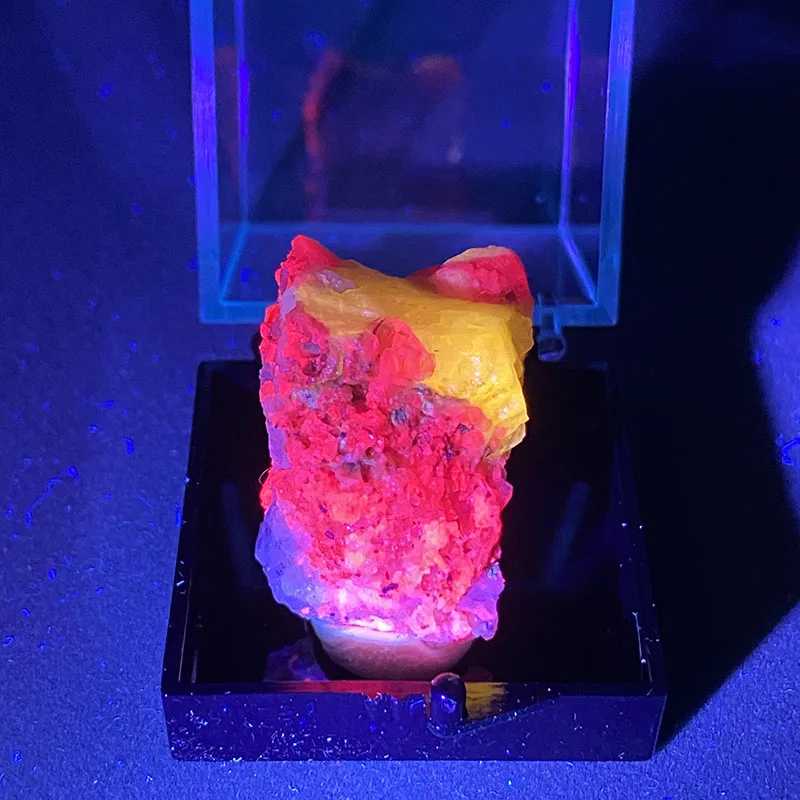 

100% natural sodalite and ruby (fluorescence effect yellow and red rough mineral specimens cure crystal +Box size:35*35*35mm