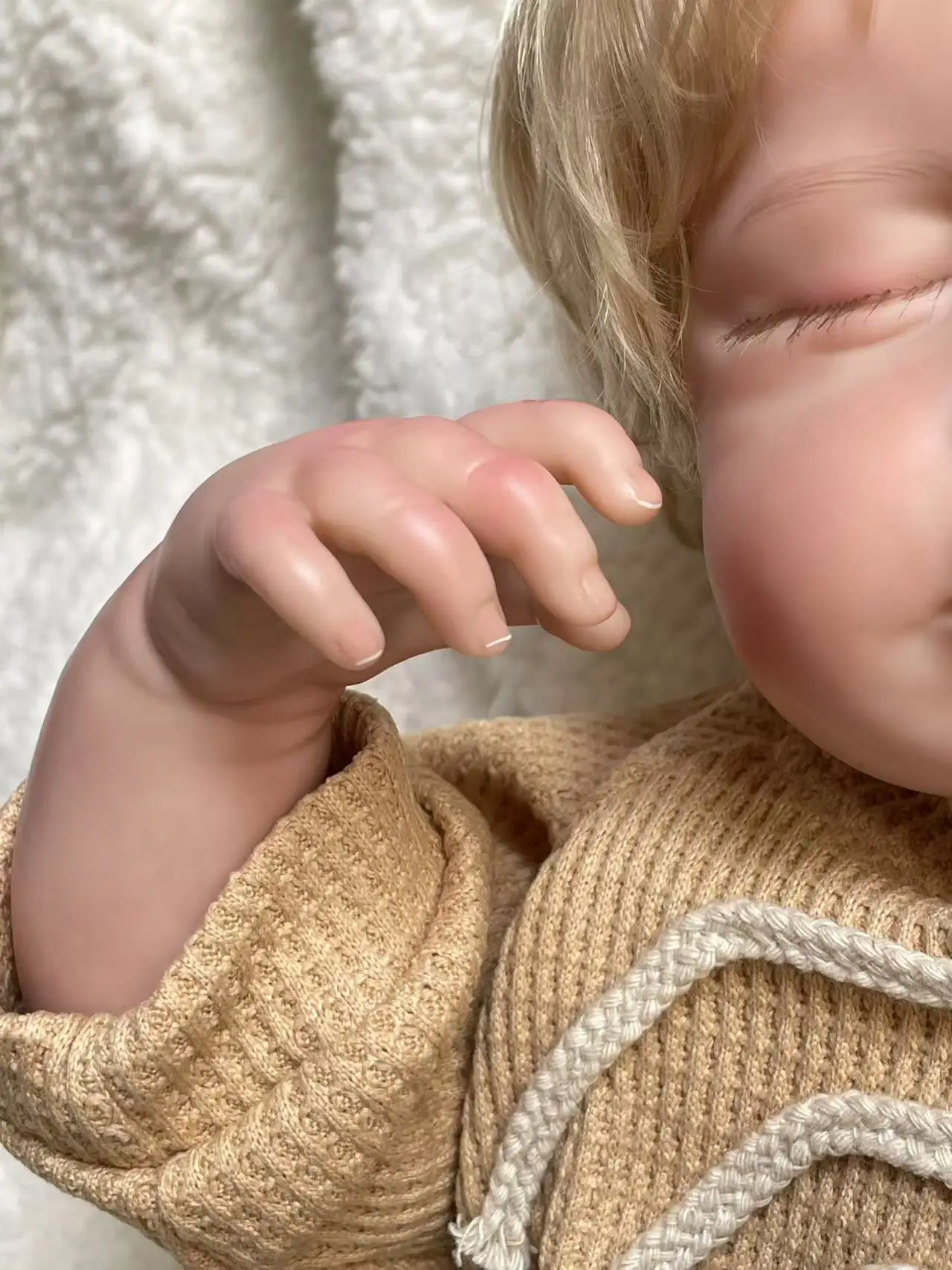 Cokela 48cm / 19 cali Realistyczna Lalka Niemowlęca Urocza Lalka Winylowa Prawdziwie Miękka w Dotyku Zabawka dla Dzieci Lalka w Pozycji Śpiącej Silikonowa Lalka Reborn