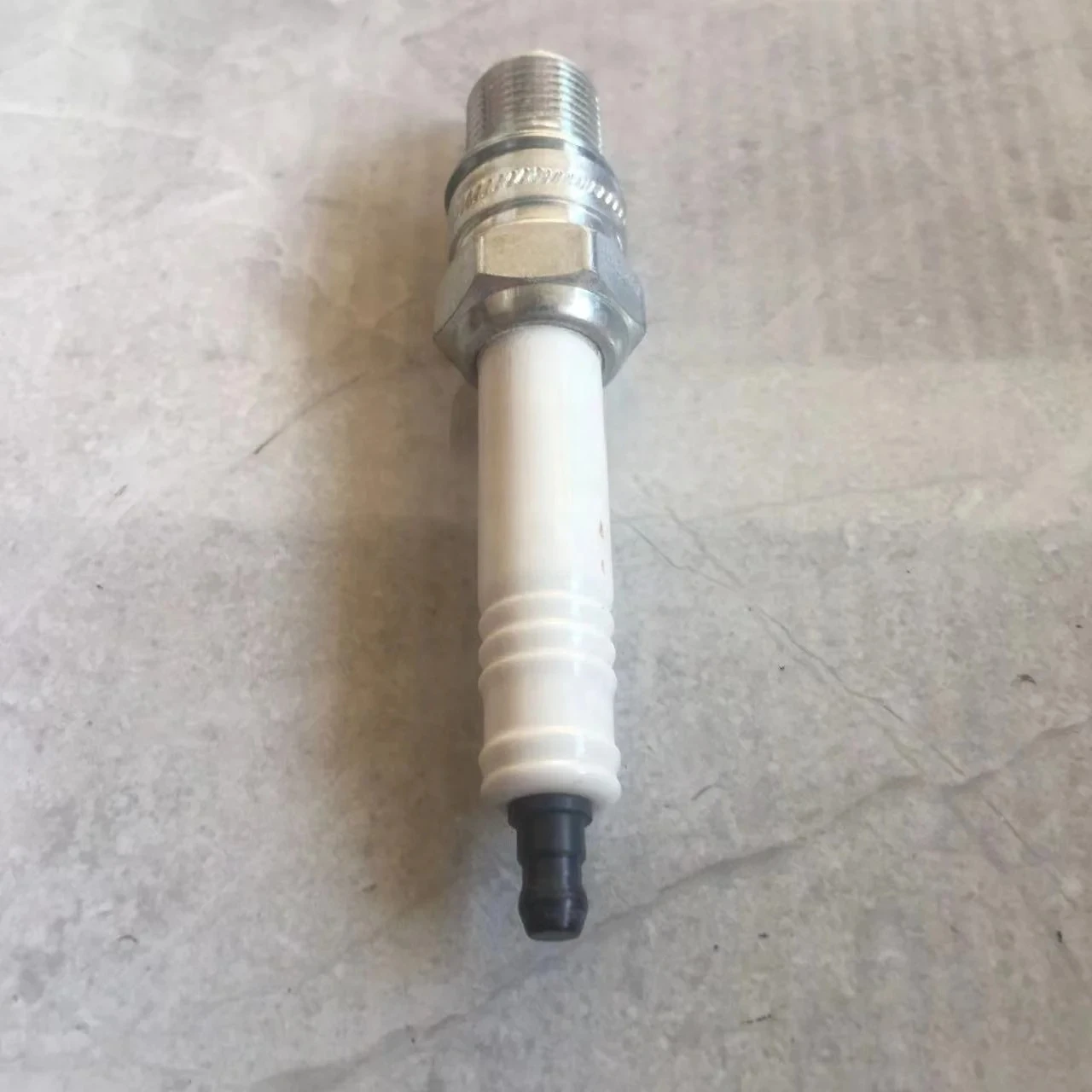 Construction Equipment 4797702 159-3219 SPARK PLUG for Caterpillar Engine Parts G3500 G3606 SPARK PLUG 1593219 479-7702