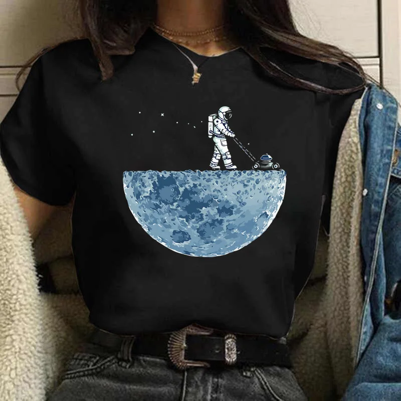 Harajuku Funny Aesthetic T-shirt Women  Summer Fashion Cartoon Astronaut Print Tshirt Universe Space Punk Female T Shirt