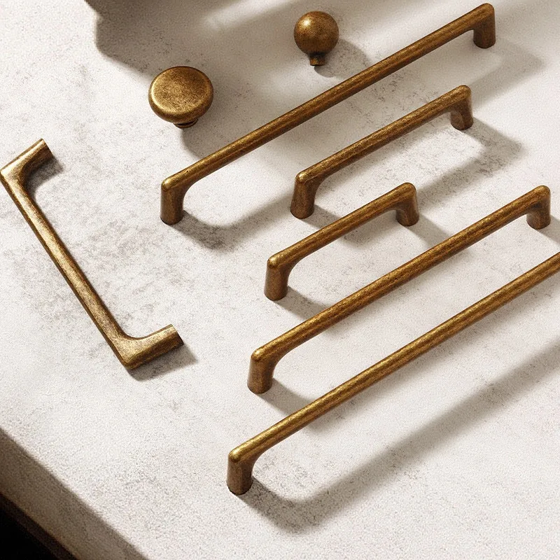 

Antique Bronze Furniture Handles Kitchen Cabinet Pulls Zinc Alloy Cupboard Drawer Knobs