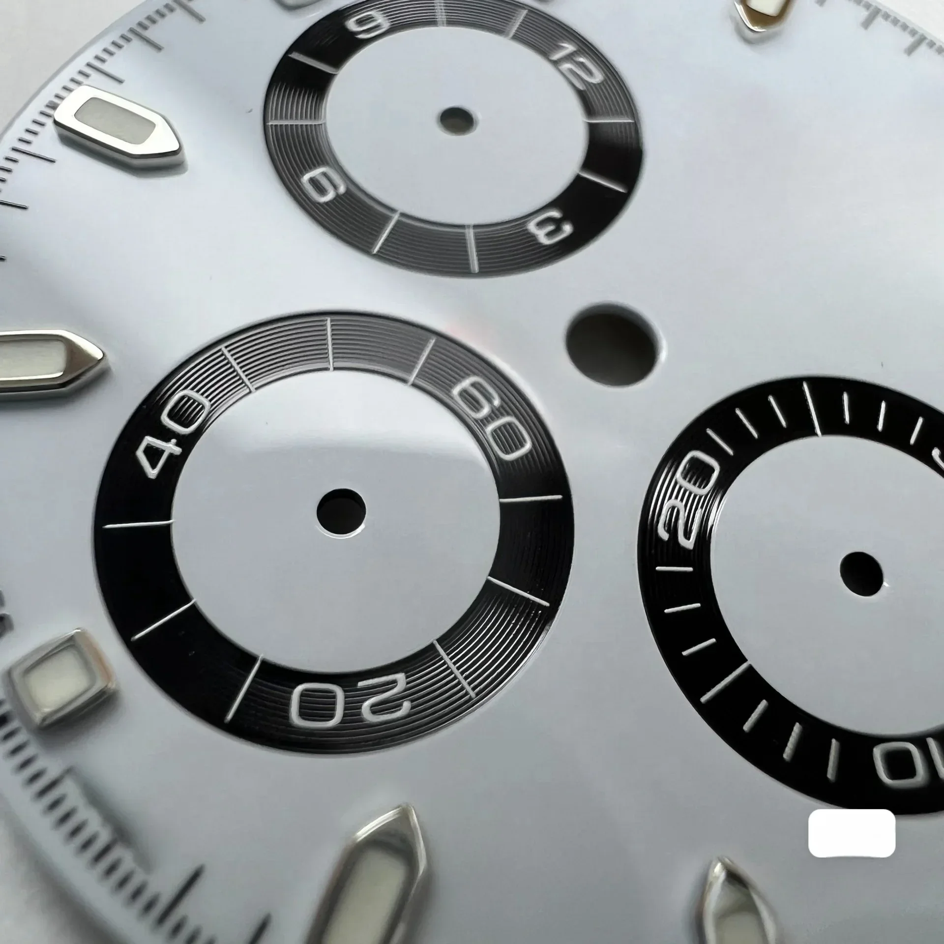 قرص ساعة أبيض مخصص من مصنع C لقطع غيار ساعة ما بعد البيع لحركة Dtn تناسب 4130