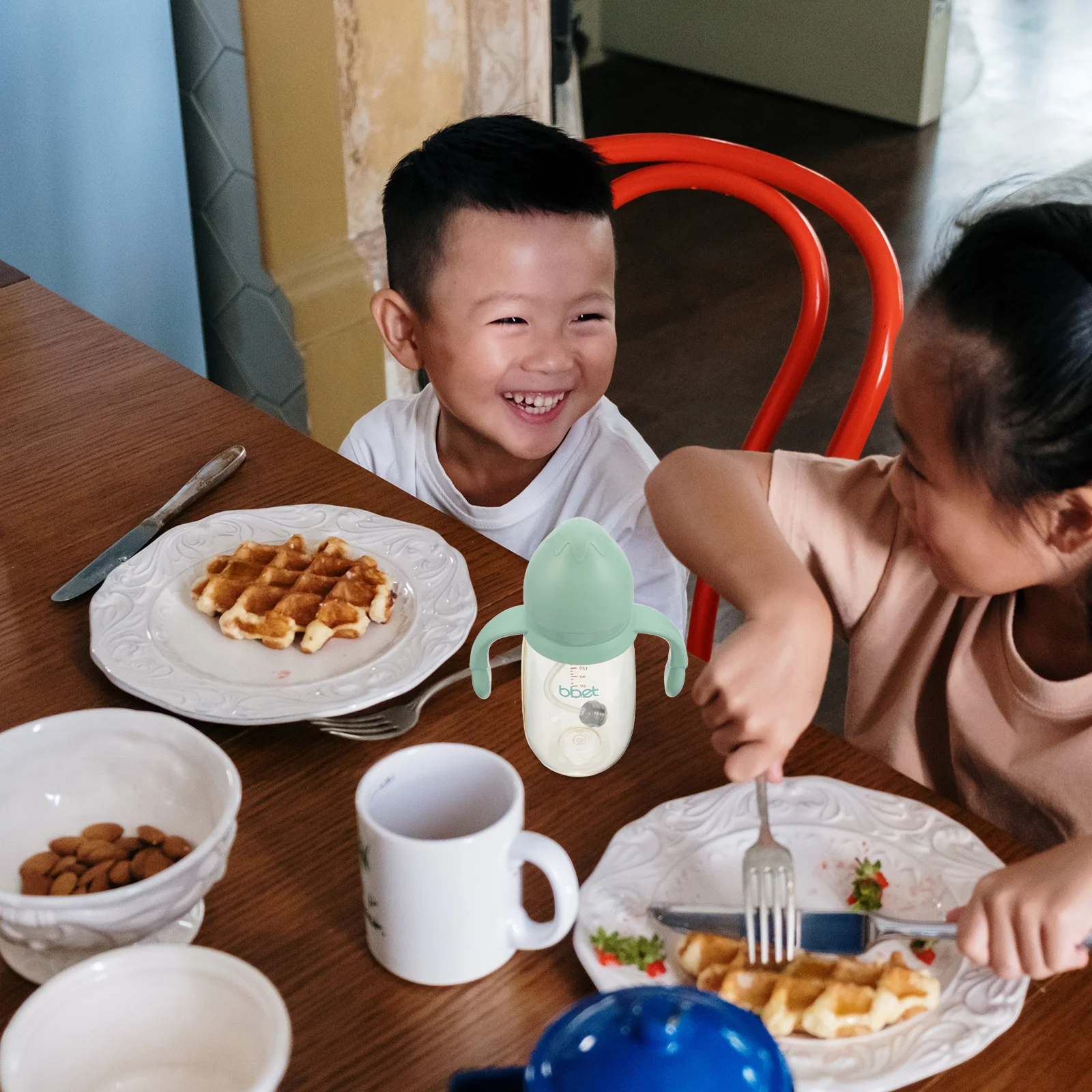 

Silicone Baby Bottles 2-Pack Wide Neck Infant Feeding Bottle Drop Resistant Ergonomic Design for Travel Milk Storage Portable