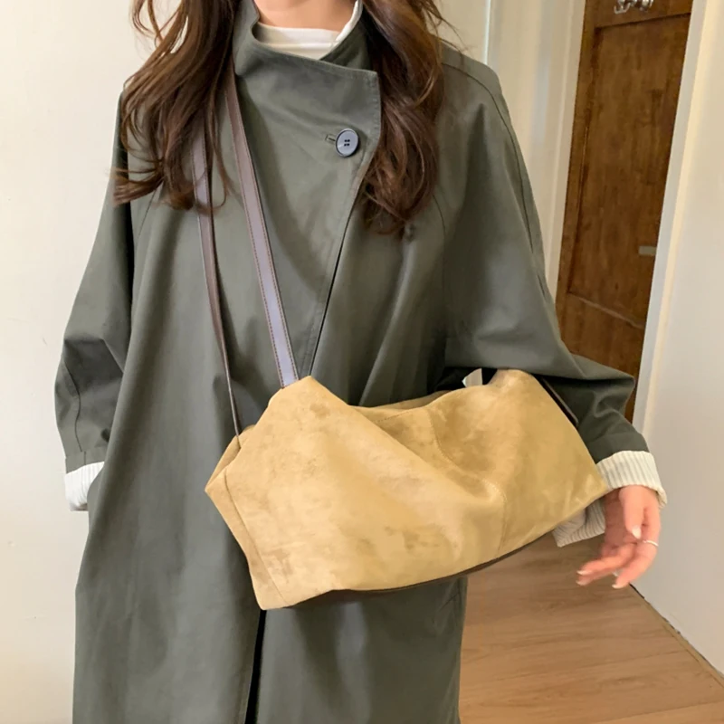 

Versatile Tote Bag for Women New Retro Faux Suede Large Capacity Premium Single Shoulder Lightweight Underarm Bag Trendy