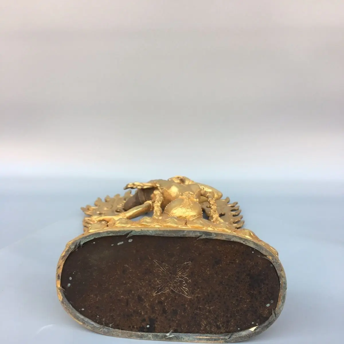 Copper gilt empty line mother, exquisite workmanship, 18cm wide, 30cm high, 7cm thick, weighing about 1.5kg
