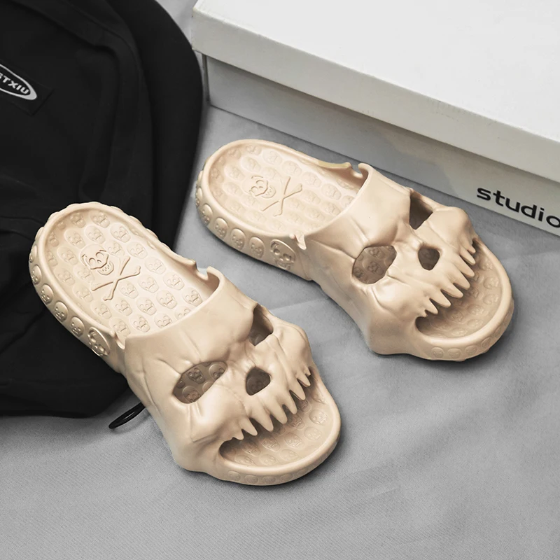 

Fashion Flip Flops Casual Innovative Design Shoes Men Soft-soled Lightweight Skull Slippers High-quality Exclusive Brand Slides
