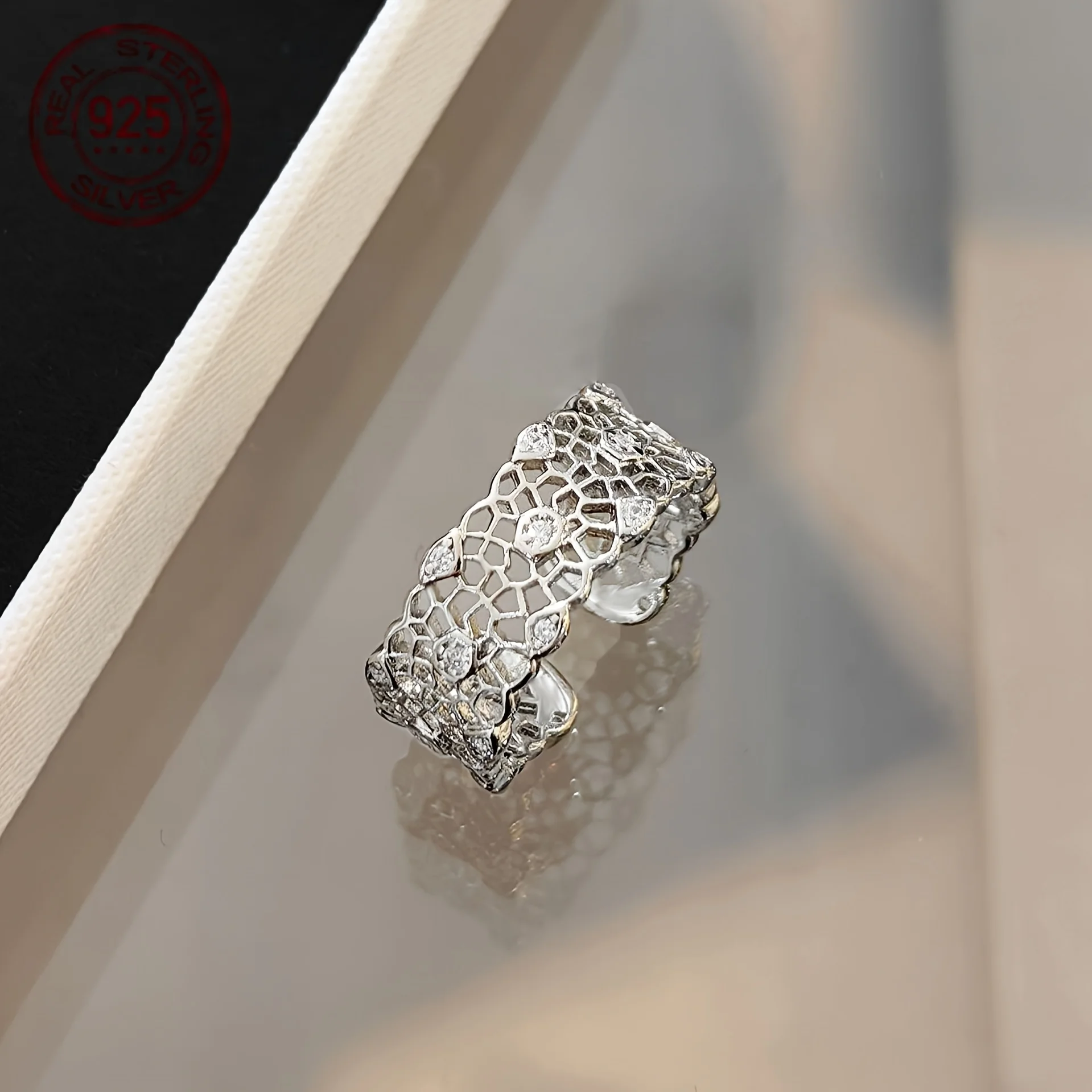 

Vintage Hollow Design Lace Band 925 Silver Rings For Women Micro Zircon White Gold Plated Resizable Wedding Rings Jewelry Gift