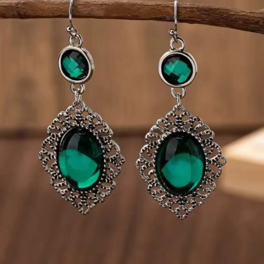 Retro Luxury Inlaid Oval Shape Green Gemstones Dangle Earrings for Women Gothic Halloween Party Charm Jewelry Accessories Gifts