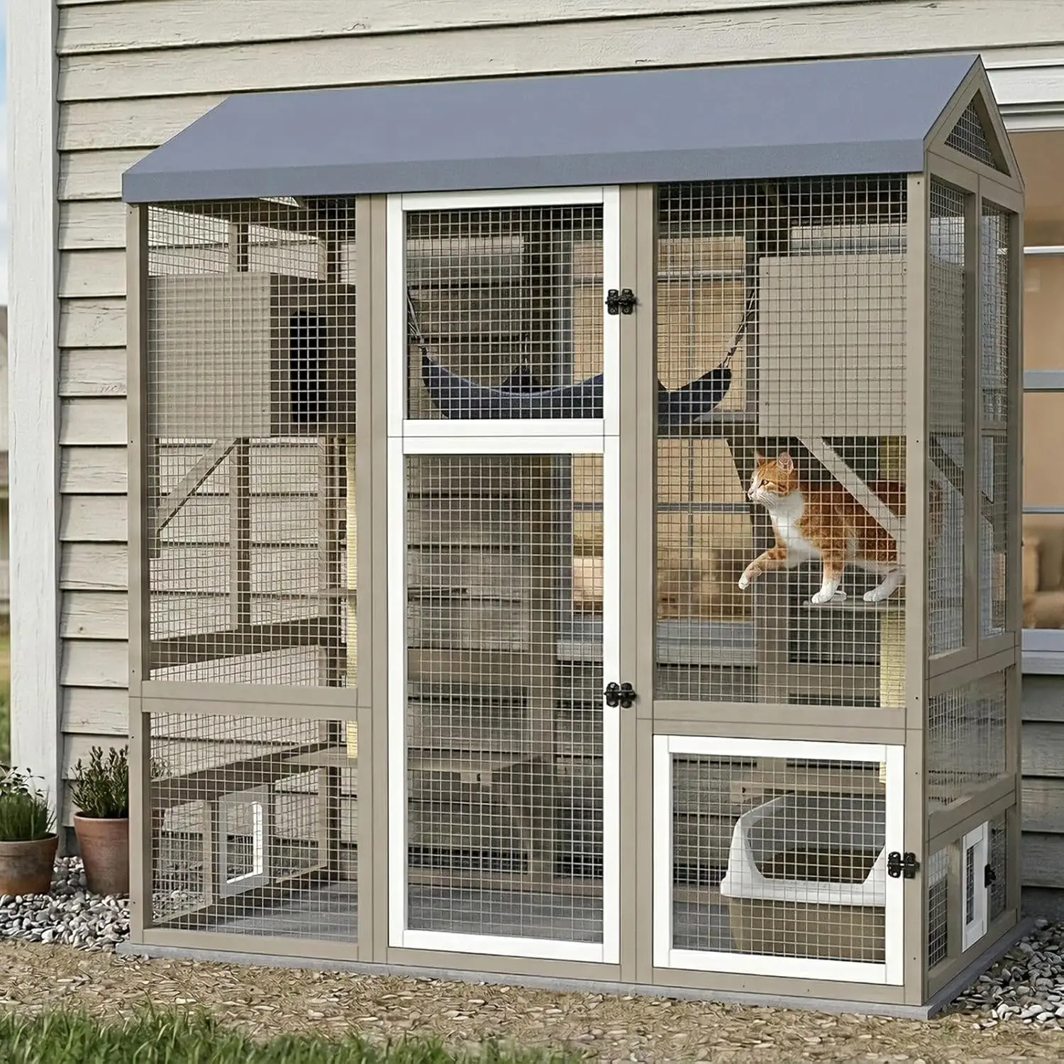 

Уличный вольер Catio для кошек: большой, с двускатной крышей, многоуровневыми платформами, гамаком и полкой для лотка, с элеватором