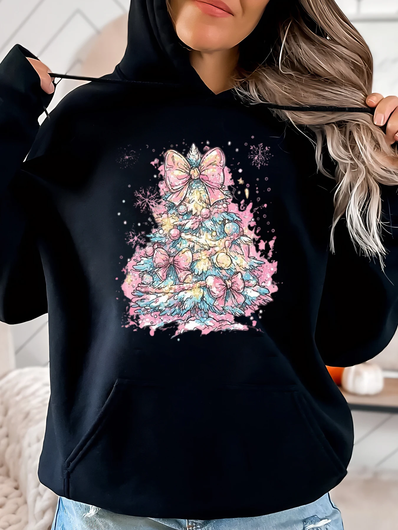 

Рождественская елка с принтом розовых бантов Праздничная толстовка с капюшоном Женская повседневная одежда Зимний наряд Черный Большой размер