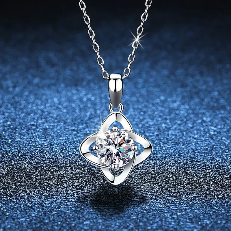 18K platinum diamond moissanite 1 carat pendant classic four-leaf clover plated PT950 platinum necklace clavicle chain