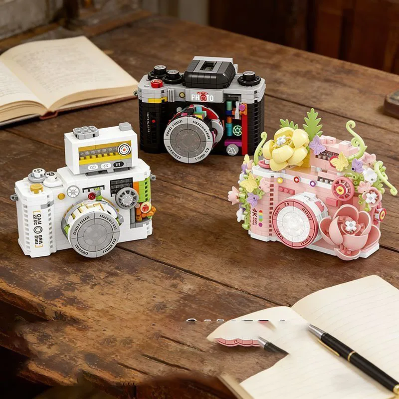 

Retro Film Camera Shape Mini Building Block Toy 3 Color Option DIY Assemble Ornament Creative Gift For Collection And Home Decor
