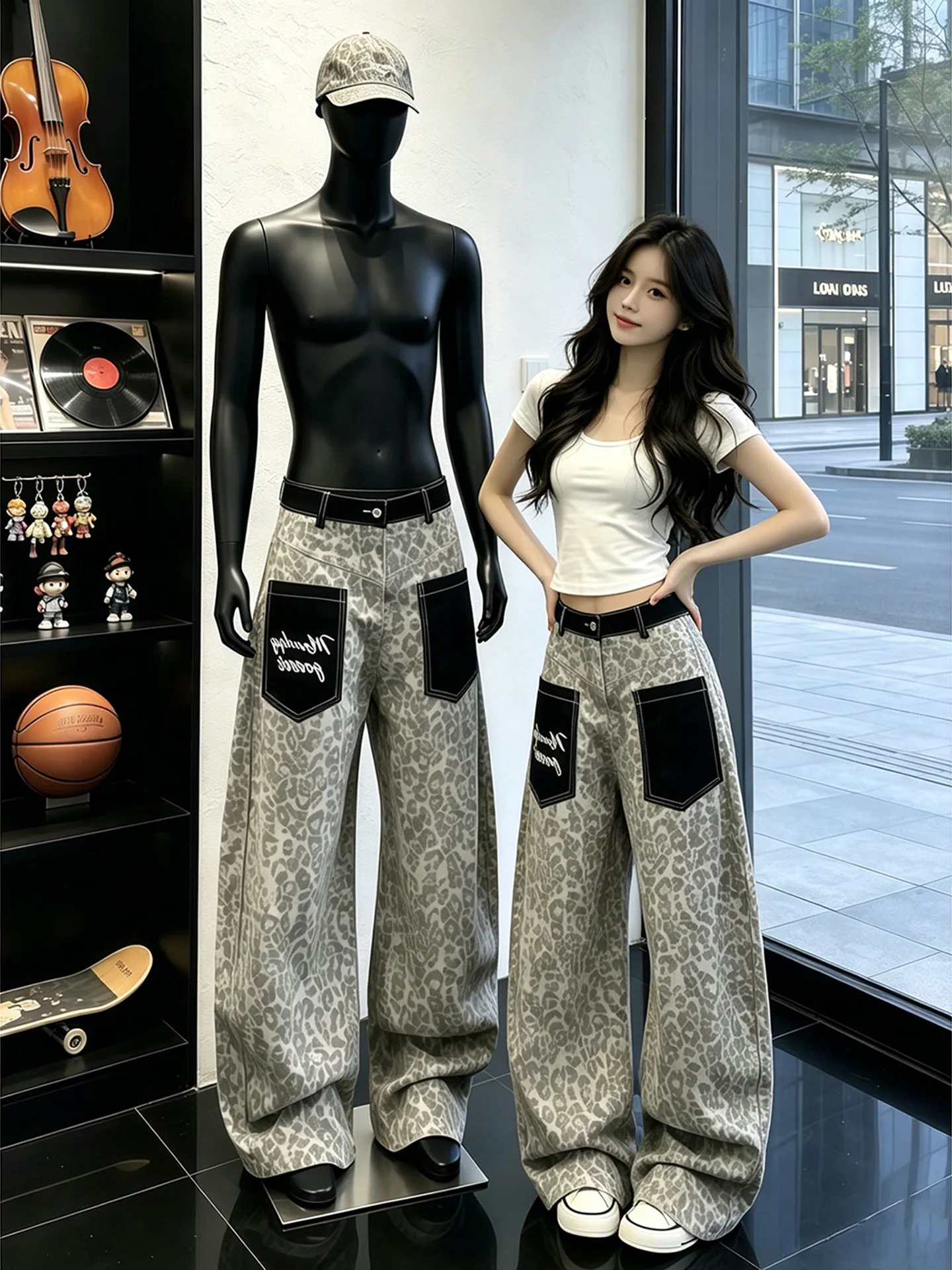 American Retro Leopard Print Wide Leg Jeans Men's High Street Trendy Straight Cut Loose Fit Trousers Youth Casual Wear