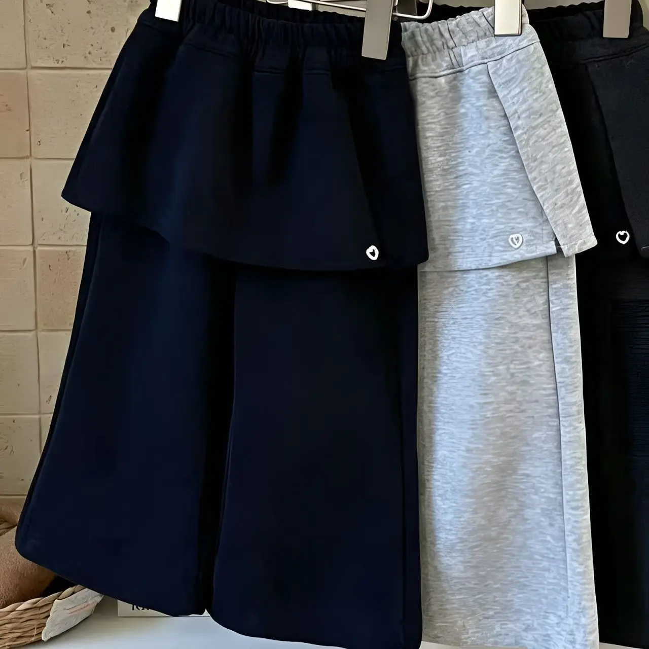 2026 new girls' fart curtain pants autumn super beautiful and versatile micro pull girls' school loose sports pants