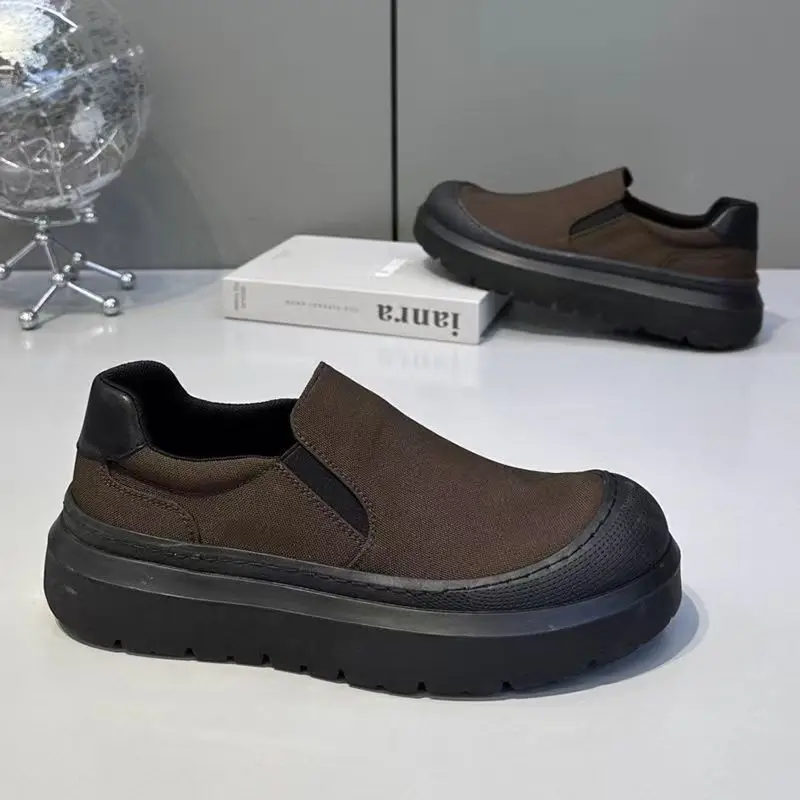 

Модные мужские повседневные туфли 2025: Новинка, универсальные, на плоской подошве, однотонные слипоны для отдыха, весенняя коллекция