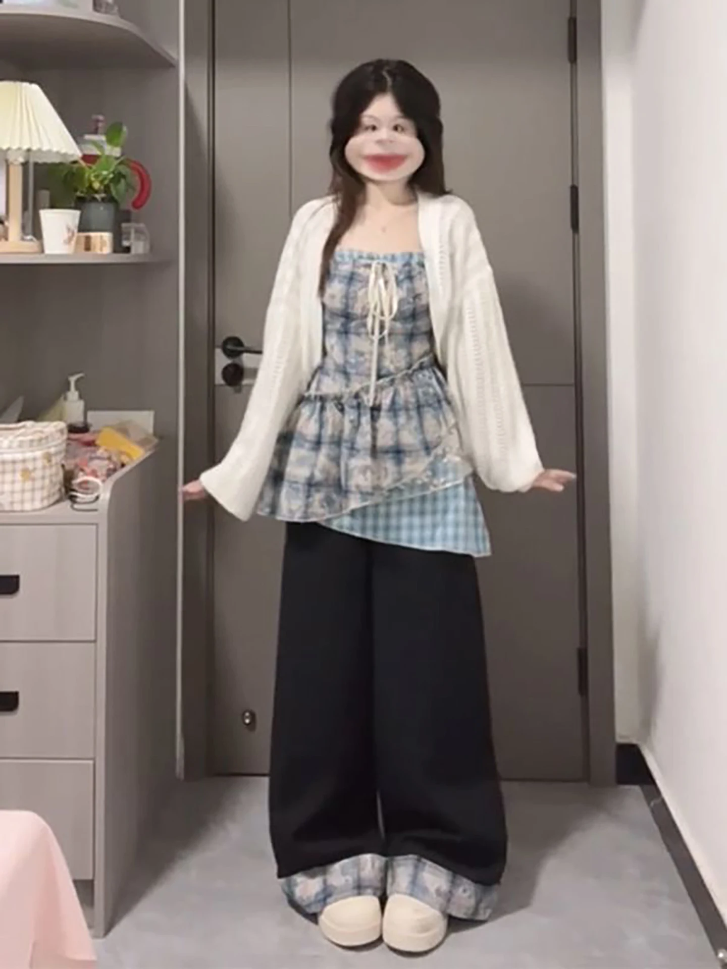 Nuevo conjunto de tres piezas de pantalones de pierna ancha de cintura alta estilo Hepburn, vestido de punto calado con tiran...
