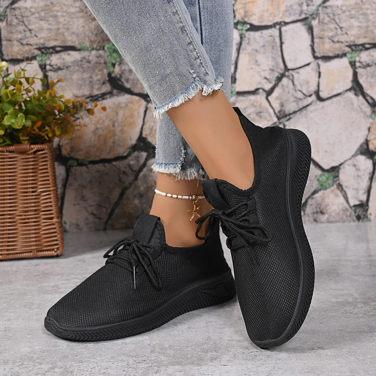 New  Spring /Autumn Elegant Lace up Round Head Running Hot Casual Shoes Fashionable Selling Lightweight Women's Vulcanized Shoes