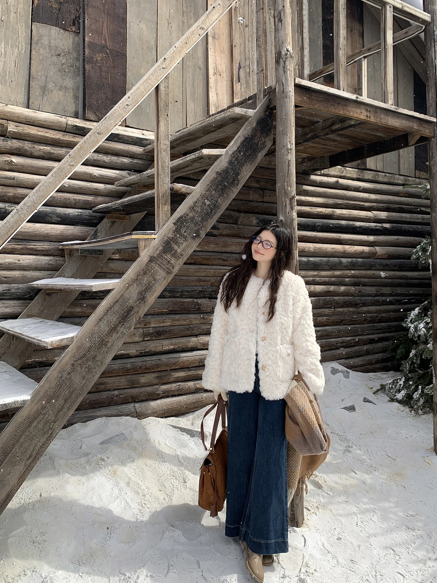 Jaqueta Feminina Masalady Studio de Couro e Pele Integrados, Branca, Quente, Sensação de Luxo, Caimento Solto, Manga Longa, Gola Redonda