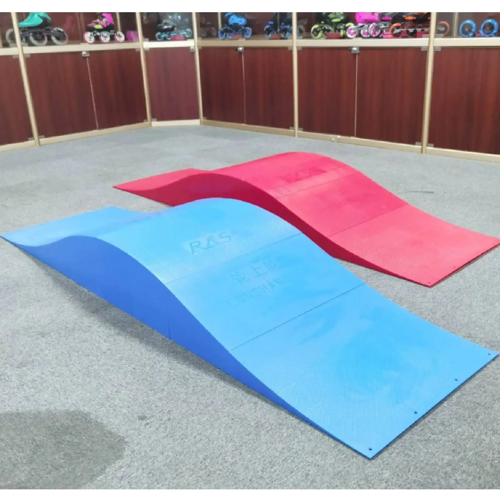 

Modular Wave-Style Ramp 70 Inches Long with Load Capacity of 330lbs Skates Outdoor Sports Ramp for Scooters Boys Girls Beginners