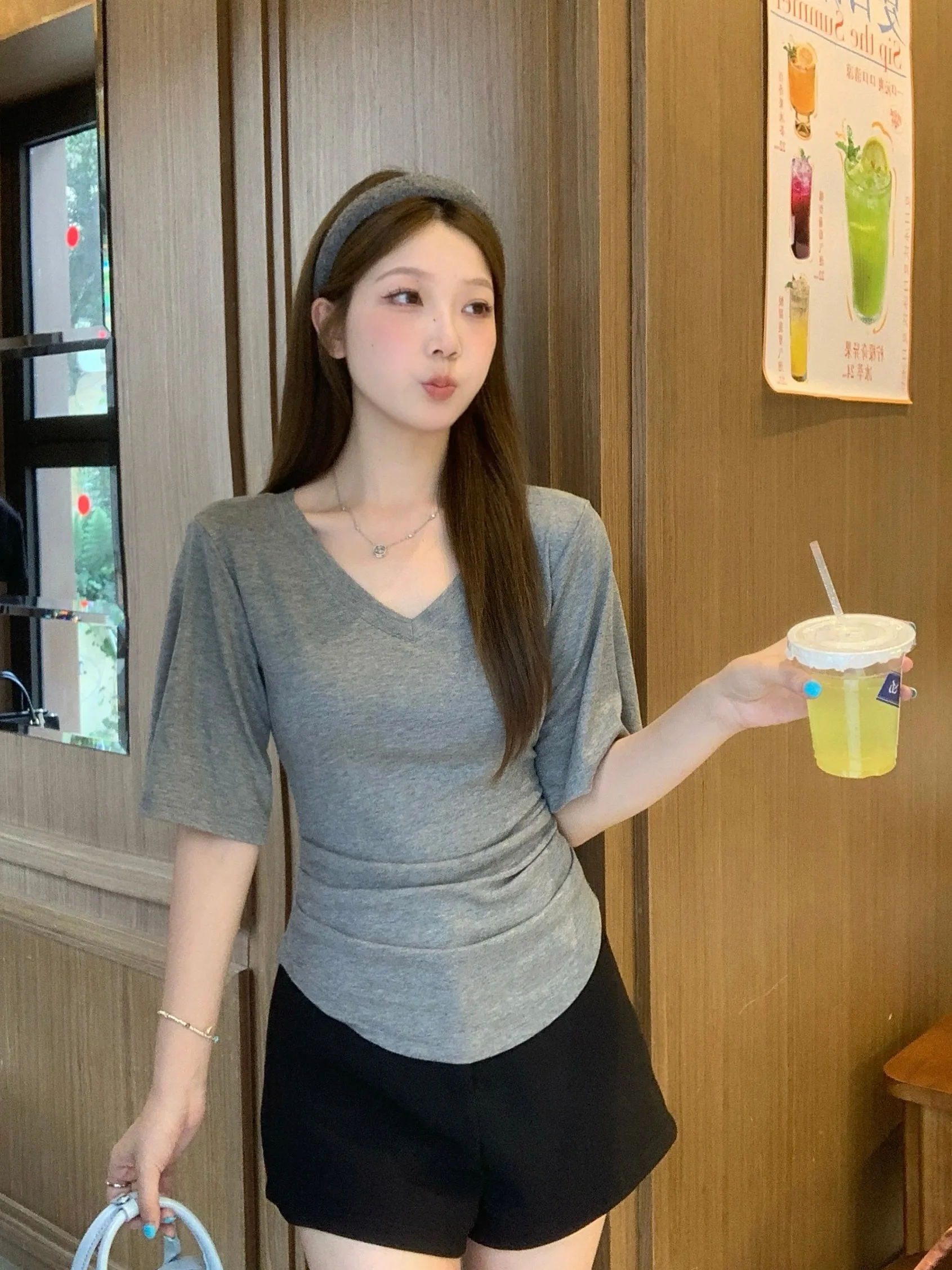 

plus Size Slim Fit ort Sve V-Ne T-irt Women's Summer New Sle Folded High Waist Korean Sle Commute Bright Tead