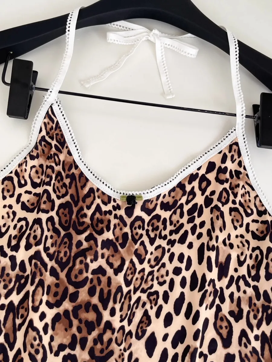 Foamlina Ins Top sexy con scollo all'americana per donna 2025 Estate Nuovo desiderio puro Hot Girl Slim Fit Gilet senza schienale Leopard Camis Street