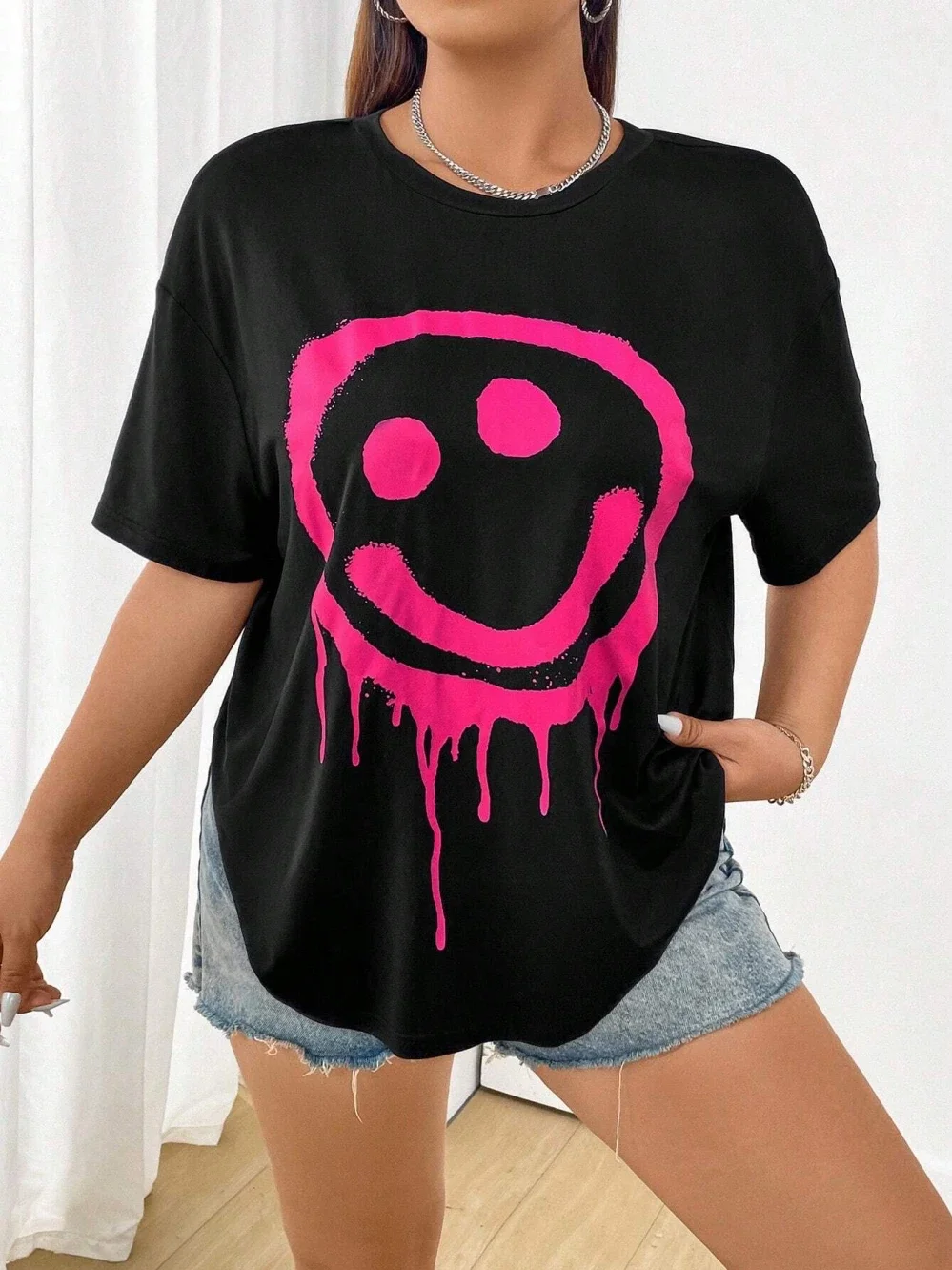 A Smiling Face On The Verge Of Melting T-Shirt Women Cotton Loose Tshirts Hip Hop Breathable Streetwear Soft Casual Short Sleeve