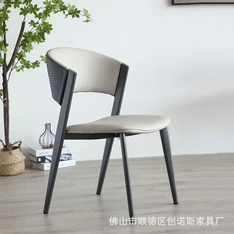 

Дизайнерская мебель Стул Антикварная столовая из ротанга Современная комната Сад Открытый дом Одиночный диван Скандинавская мебель Дизайнерский стул