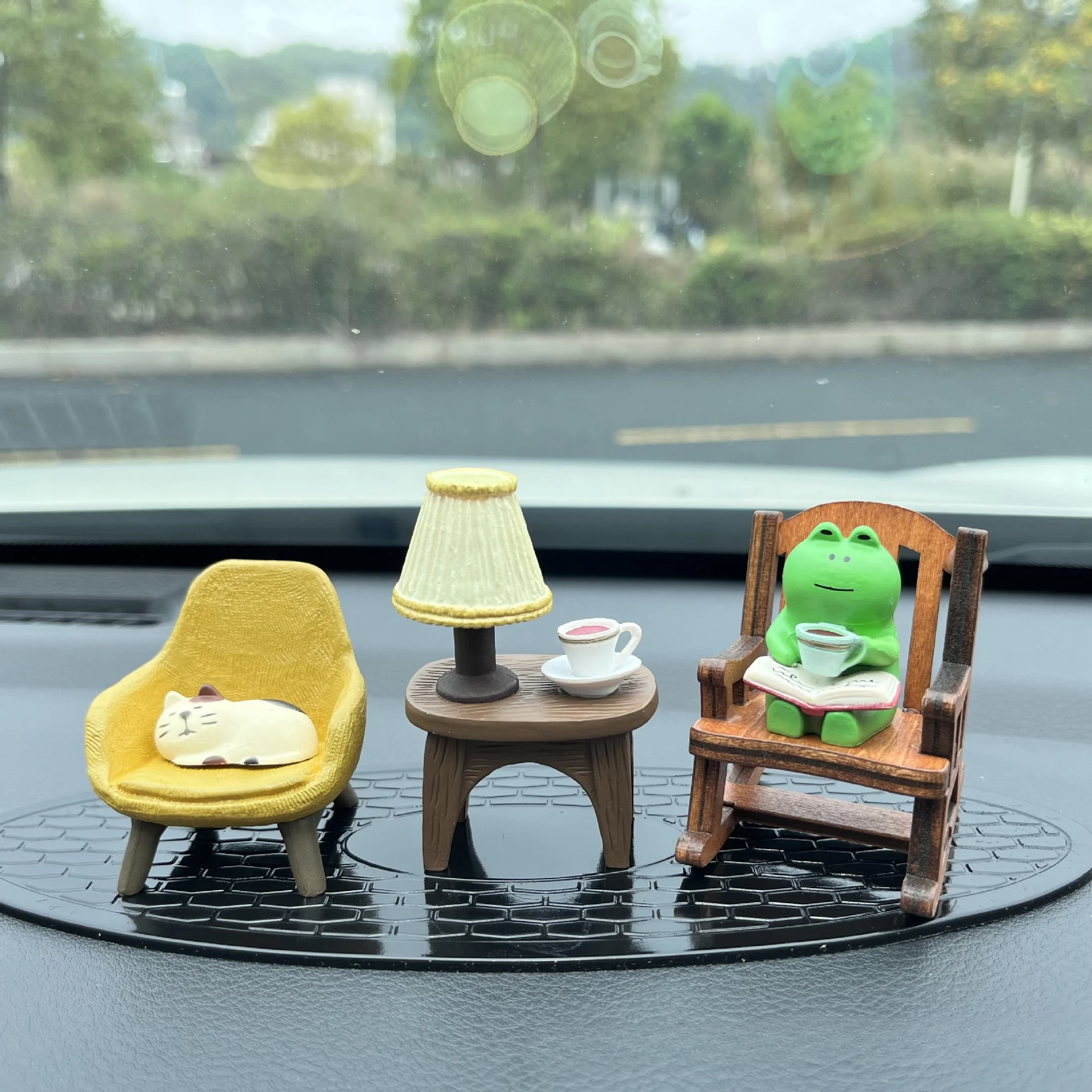 Japanese Frog Cartoon Animal Cat Ornaments Car Accessories Interior Creative Adorns Decoratvie Decors Center Console Decoration