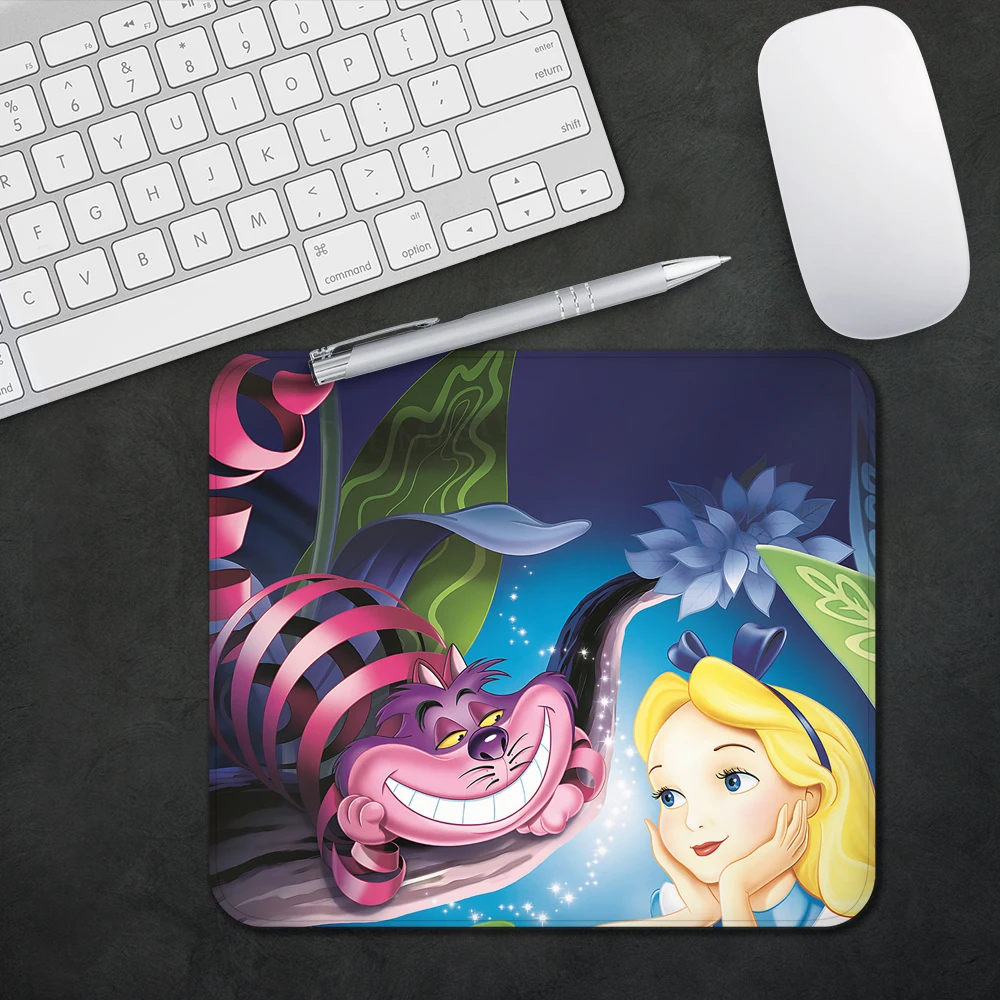 Disney Alice in Wonderland Gaming Mouse Pad XS ขนาดเล็ก Mousepad สําหรับ PC Gamer เดสก์ท็อปตกแต่งสํานักงานแผ่นรองเม้าส์ Deskmat พรม