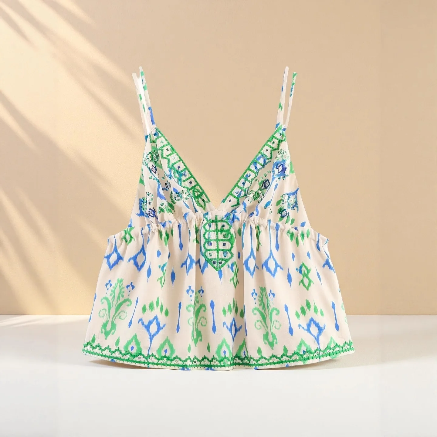 

Летняя мода вышитые бусины короткий топ женская куртка элегантный модный дизайн в европейском стиле