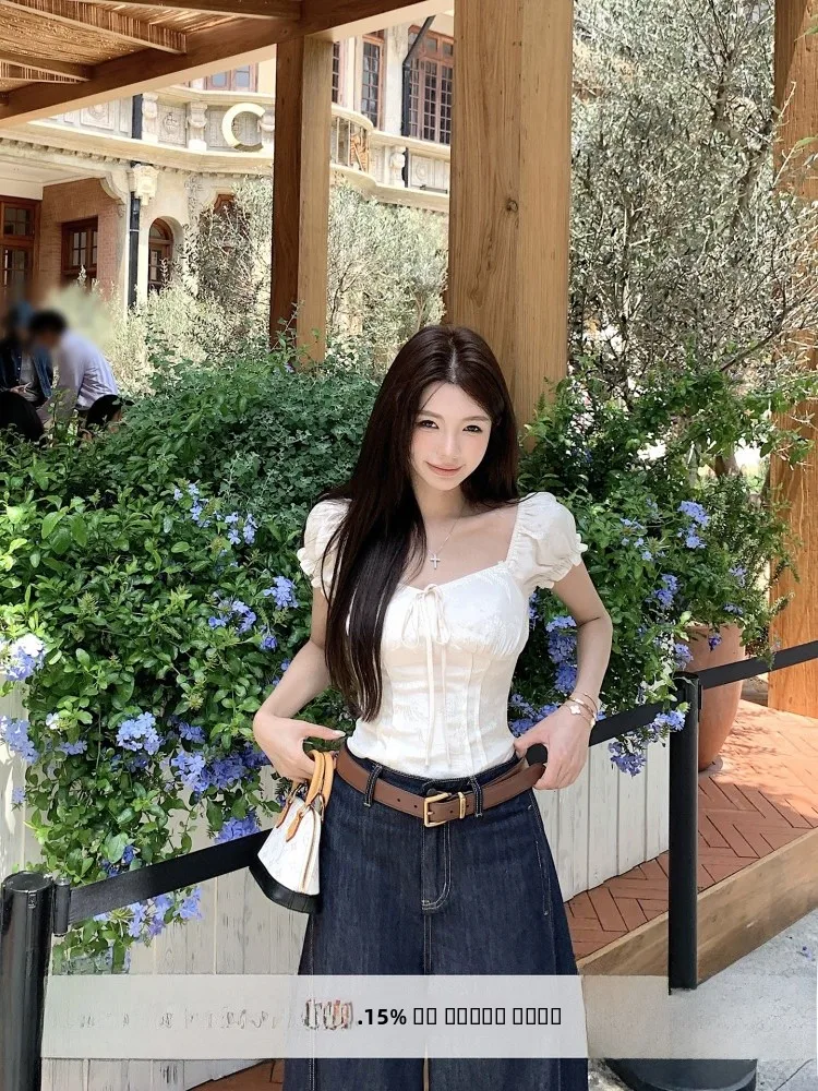 

Новая женская летняя блузка с кружевной вышивкой и рукавами-фонариками от Qiu Rouyao: романтичный дизайн, модный стиль