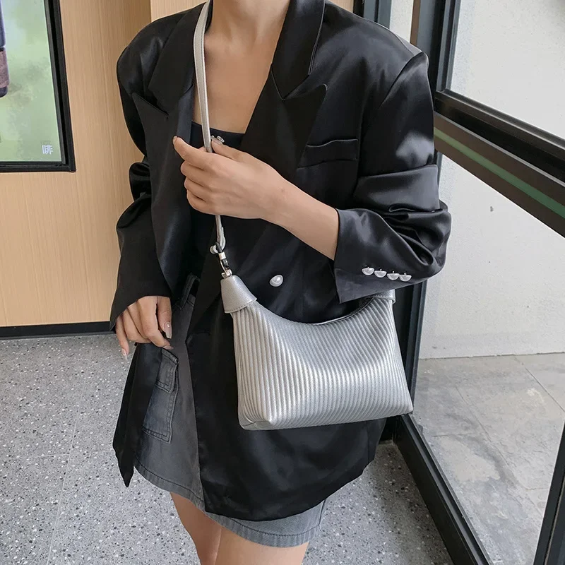 

2025 Fashionable Pleated Tote Bag for Women Spring Color-Blocked Striped Design Compact Crossbody Purse for Work & Casual
