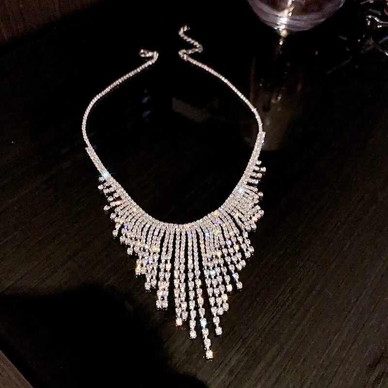 Shiny Full Rhinestones Tassel Pendant Necklaces Women Sexy Triangle Geometric Chokers Necklace Dress Banquet Wedding Jewelry W1