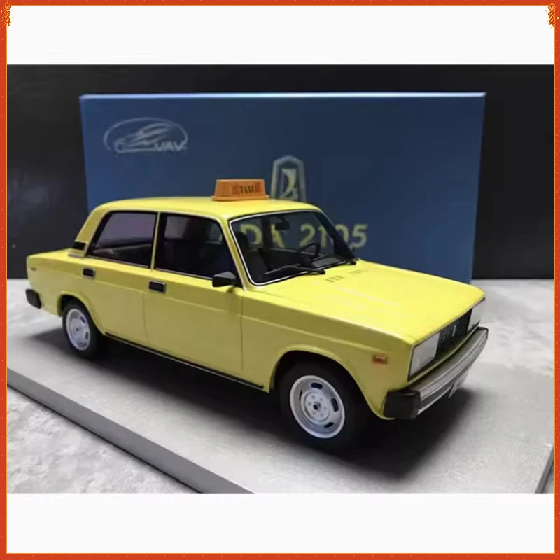 Resin Original 1:18 Scale Soviet Union LADA 2105 Car Model Static Decoration Collectibles Gift Toys