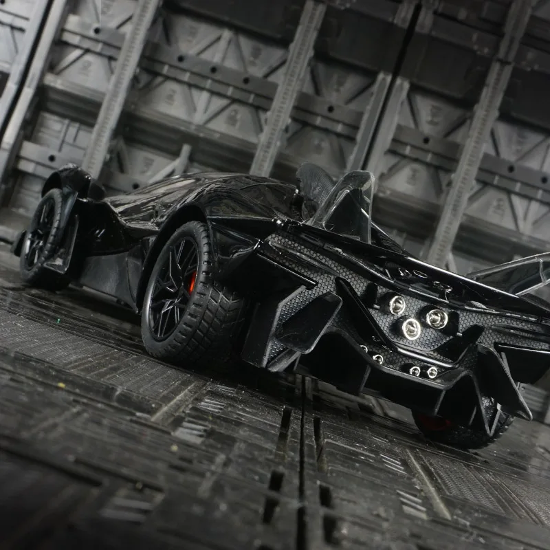 

Модель суперкара из сплава Apollo EVO 1:24 с дверцами, которые можно открыть, богатые детали, тонкая работа и хорошее качество.