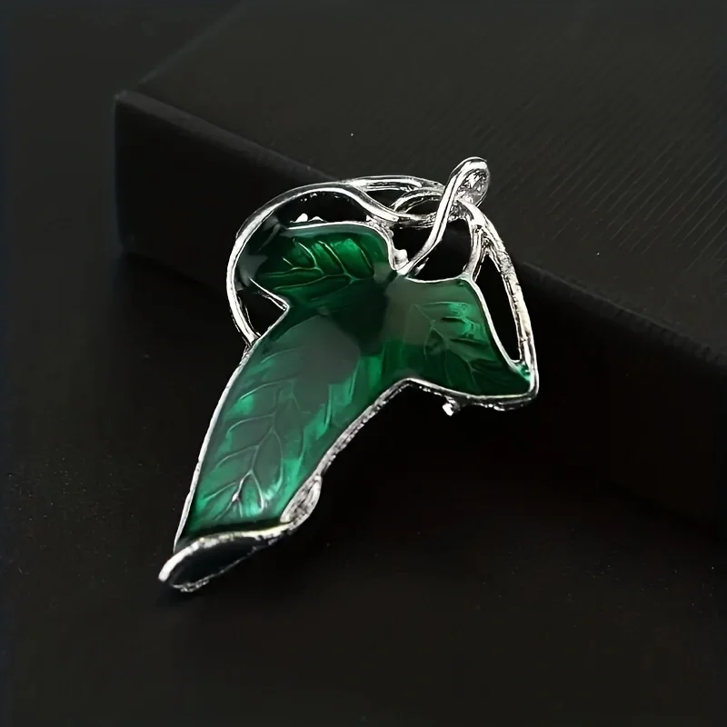 Broche de hojas verdes de elfo de Lorien, Pin de Tolkien Galadriel Legolas Frodo Baggins, insignia esmaltada de árbol de Aragorn, joyería de película al por mayor