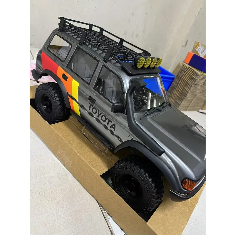

FMS 1:10FCX10 Toyota Land Cruiser LC80 High and Low Speed Simulation RC Climbing Vehicle Remote Control Brushed Motor, Brand New