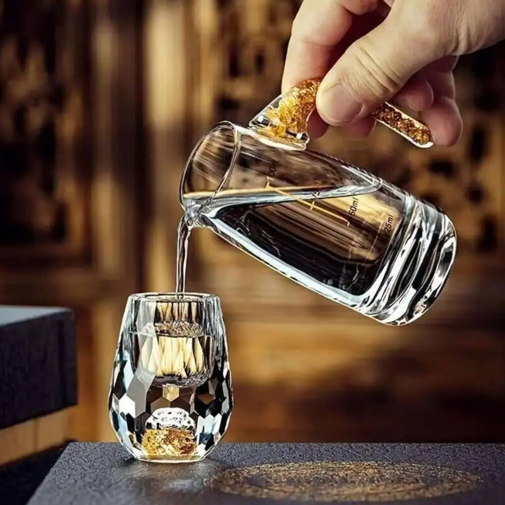 2pcs/6pcs Luxurious Crystal Golden Foil Shot Glass, 0.5oz/15ml, Exquisite Handcrafted Spirits Glasses For Whiskey, Vodka Cup