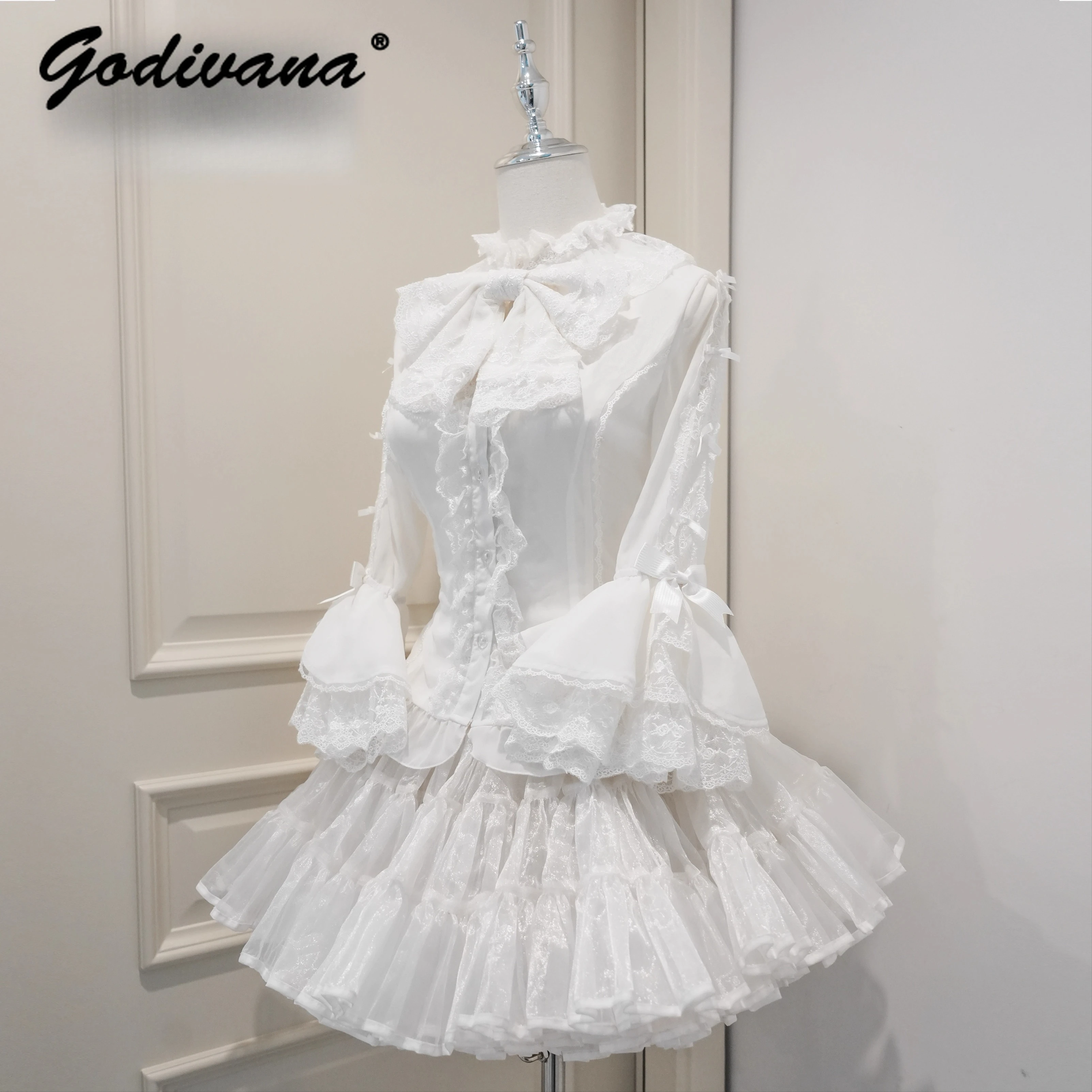 Originele Nieuwe Zomer Vrouwelijke Meisjes Zoete Kant Boog Chiffon Halve mouwen Lolita Innerlijke Shirt vrouwen Flare Mouw Blouse tops