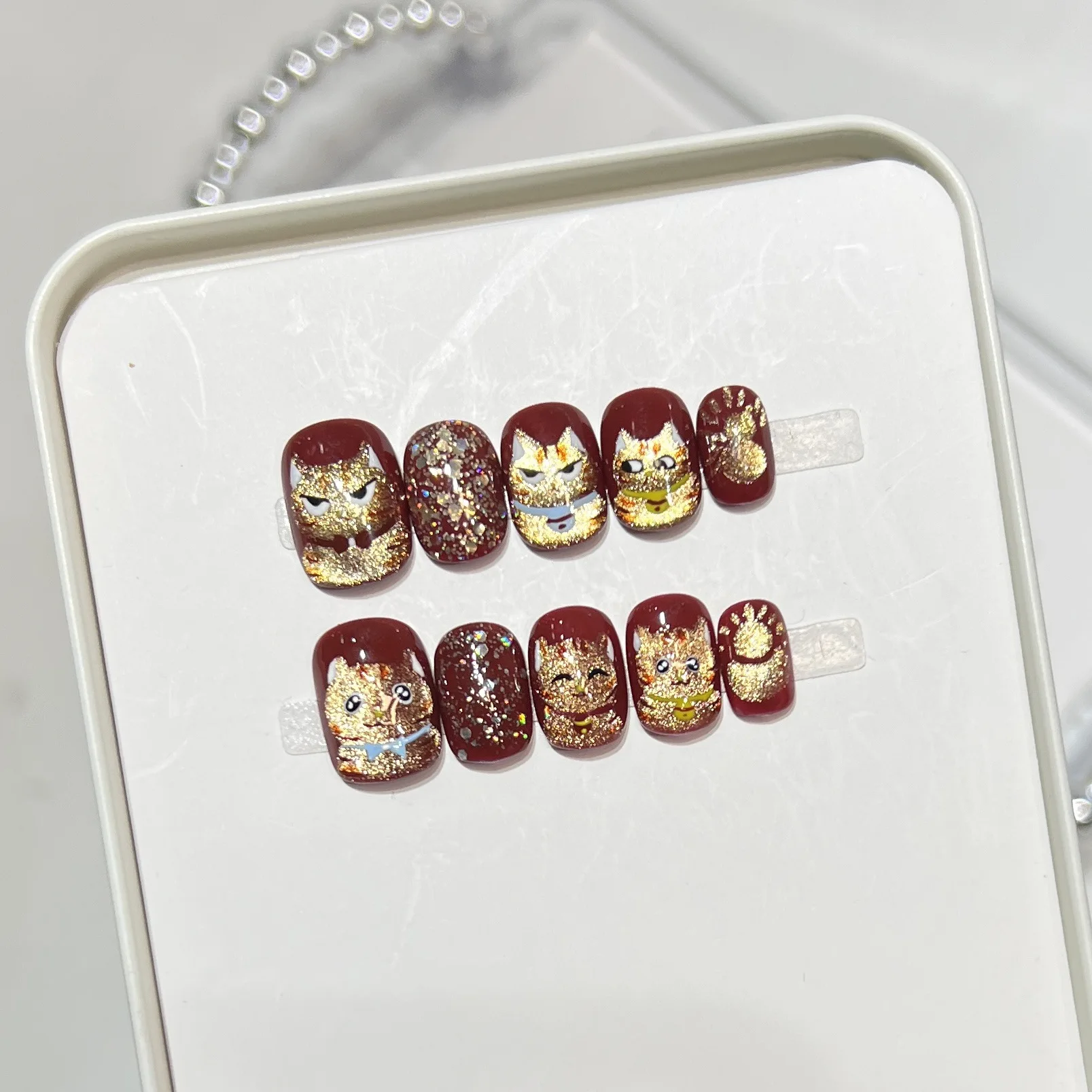 

10pcs Red Cute Cat Handmade Press on Nails Gold Cat Eye False Nail Glitter Glossy Fake Nails Short Square Acrylic Nails Art