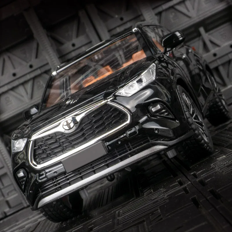 1:24 Toyota Highlander coche en miniatura de aleación SUV vehículo todoterreno puerta y capó del motor maletero se puede abrir tiene sonido y iluminación